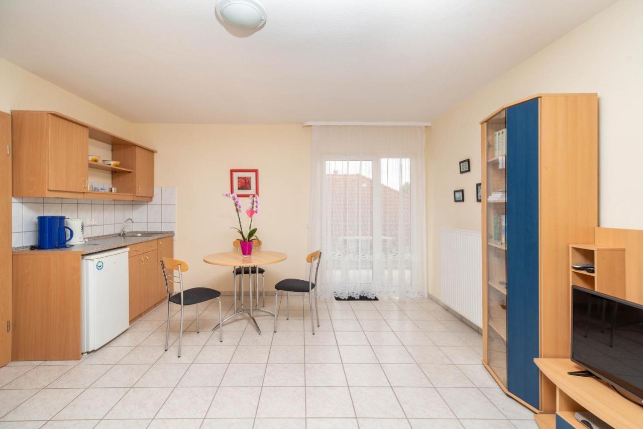 Apartment Lena *